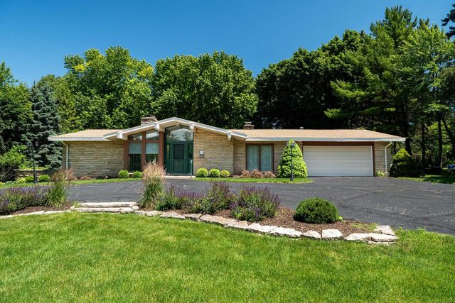 2460 Alta Louise PARKWAY, Brookfield, WI 53045