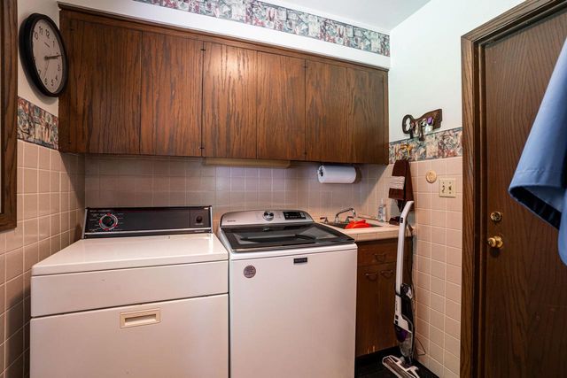 2460 Alta Louise PARKWAY, Brookfield, WI 53045