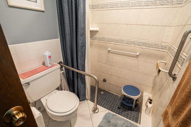 2460 Alta Louise PARKWAY, Brookfield, WI 53045