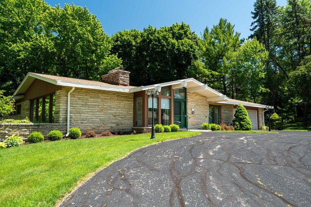 2460 Alta Louise PARKWAY, Brookfield, WI 53045