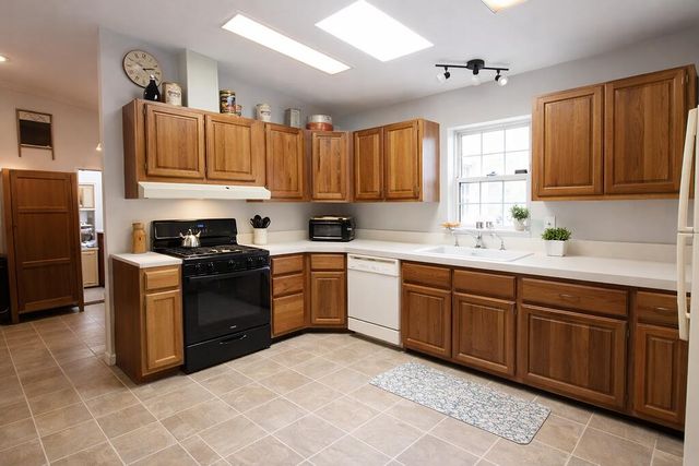 1392 W 300 N, La Porte, IN 46350