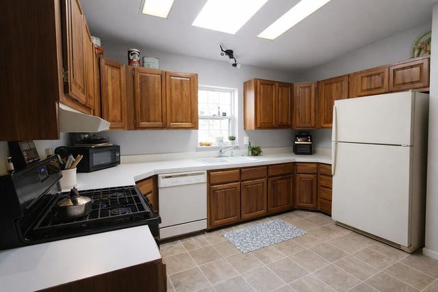 1392 W 300 N, La Porte, IN 46350