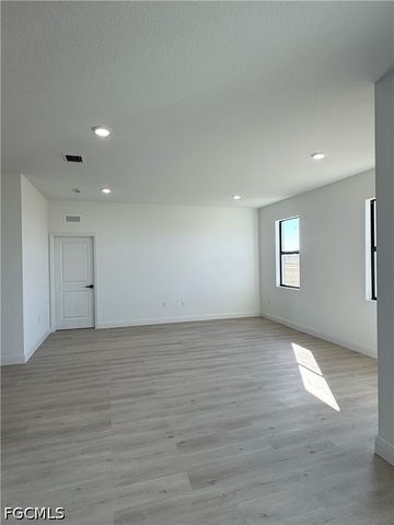 238 Nashua AVE, Lehigh Acres, FL 33974
