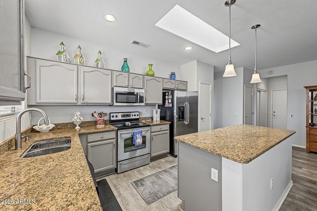 20031 N CLEAR CANYON Drive, Surprise, AZ 85374