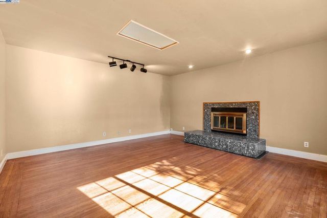 2825 Marlborough Avenue, Redwood City, CA 94063