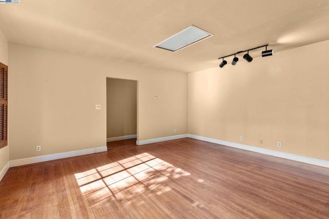 2825 Marlborough Avenue, Redwood City, CA 94063