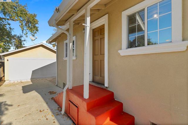 2825 Marlborough Avenue, Redwood City, CA 94063