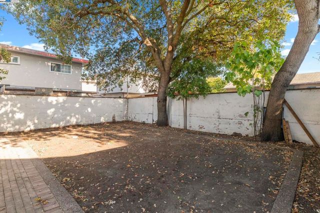 2825 Marlborough Avenue, Redwood City, CA 94063
