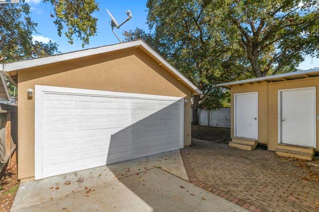 2825 Marlborough Avenue, Redwood City, CA 94063