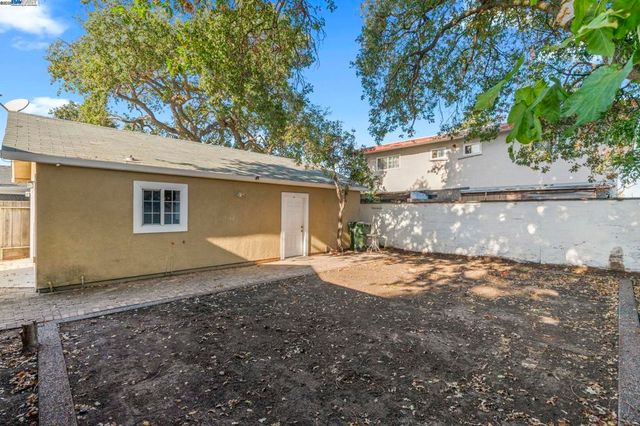 2825 Marlborough Avenue, Redwood City, CA 94063