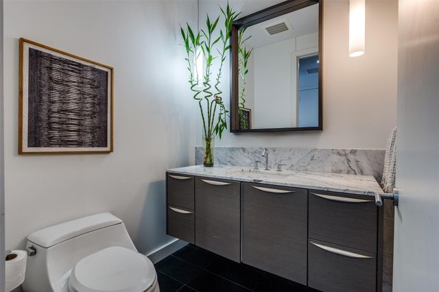 2900 McKinnon Street 1606, Dallas, TX 75201