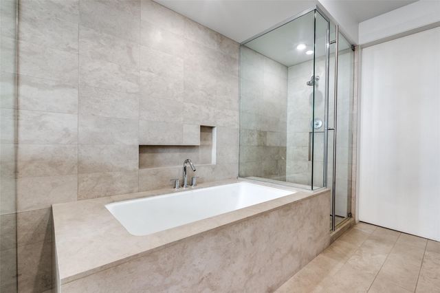 2900 McKinnon Street 1606, Dallas, TX 75201