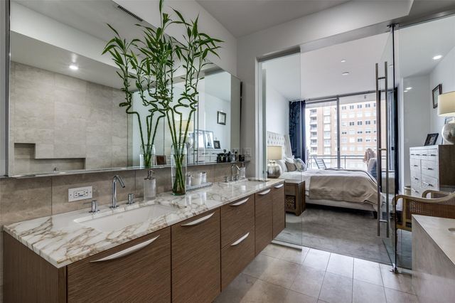 2900 McKinnon Street 1606, Dallas, TX 75201