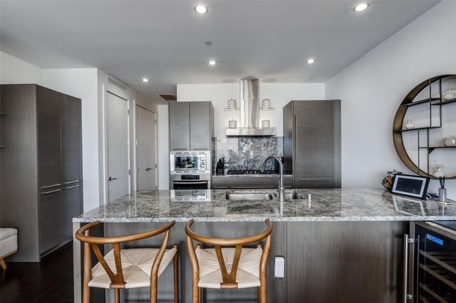 2900 McKinnon Street 1606, Dallas, TX 75201