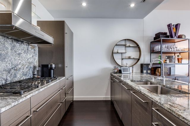 2900 McKinnon Street 1606, Dallas, TX 75201