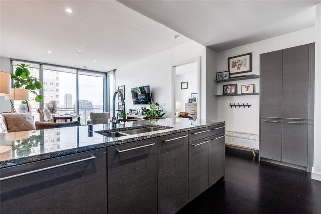 2900 McKinnon Street 1606, Dallas, TX 75201