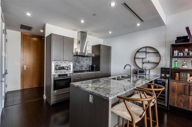 2900 McKinnon Street 1606, Dallas, TX 75201