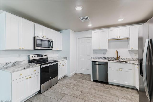 2403-2405 Maple AVE, Fort Myers, FL 33901