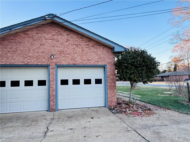 340 Briarfield DR, Chesapeake, VA 23322
