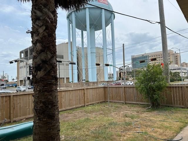 325 Mackeral Street, Galveston, TX 77550