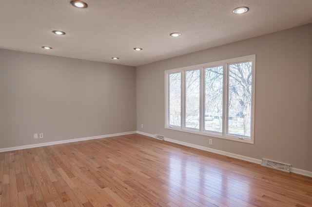 13100 Thomas Avenue S, Burnsville, MN 55337