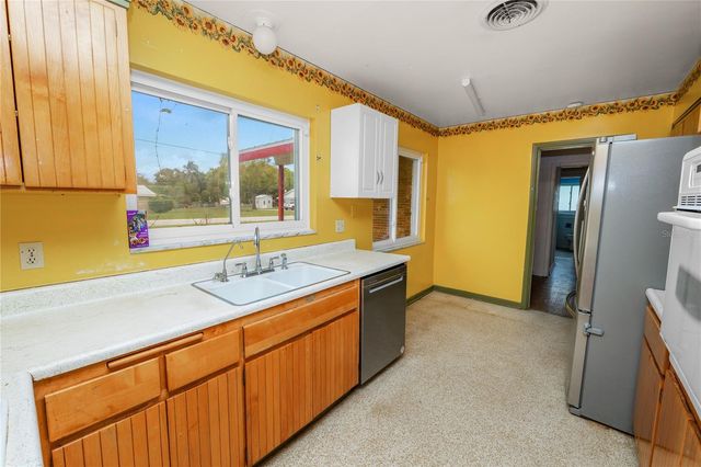 800 E CANFIELD STREET, Avon Park, FL 33825