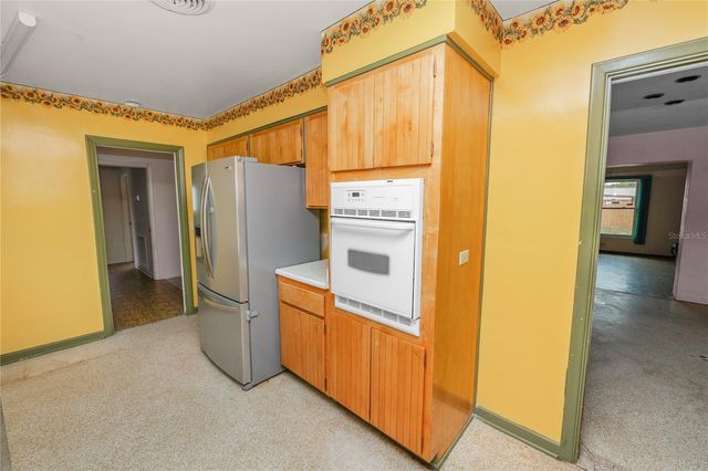 800 E CANFIELD STREET, Avon Park, FL 33825