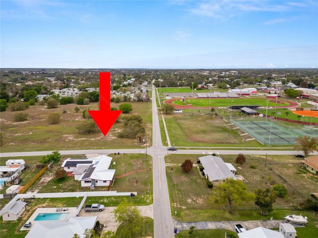 800 E CANFIELD STREET, Avon Park, FL 33825