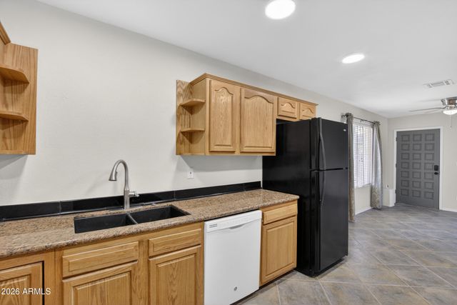 2215 W BUTLER Drive, Chandler, AZ 85224