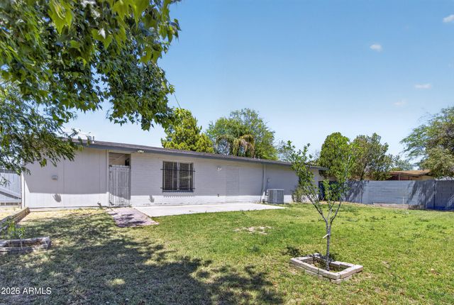 2215 W BUTLER Drive, Chandler, AZ 85224