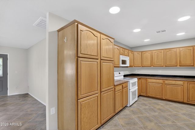 2215 W BUTLER Drive, Chandler, AZ 85224