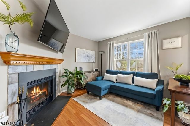 32 Dewitt Ln, Hillsborough Twp., NJ 08844