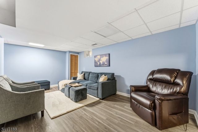 32 Dewitt Ln, Hillsborough Twp., NJ 08844