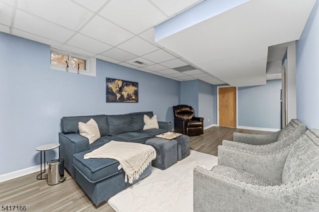 32 Dewitt Ln, Hillsborough Twp., NJ 08844