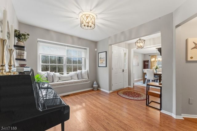 32 Dewitt Ln, Hillsborough Twp., NJ 08844