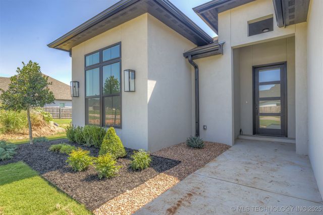 2126 E 138th Street S, Bixby, OK 74008