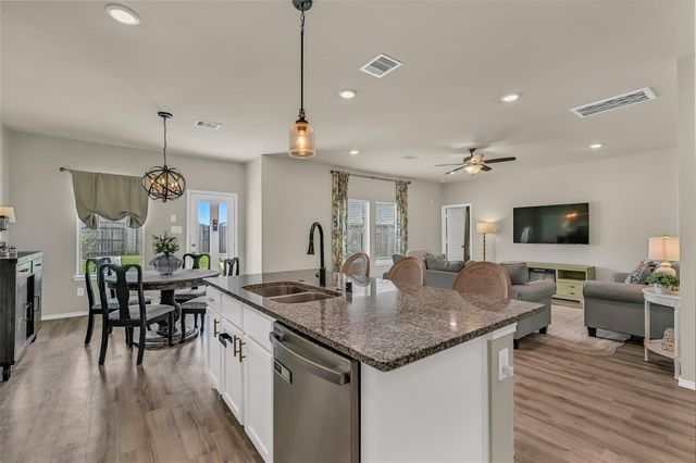 13711 Saxon Cliff Lane, Rosharon, TX 77583