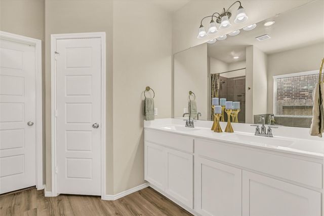 13711 Saxon Cliff Lane, Rosharon, TX 77583