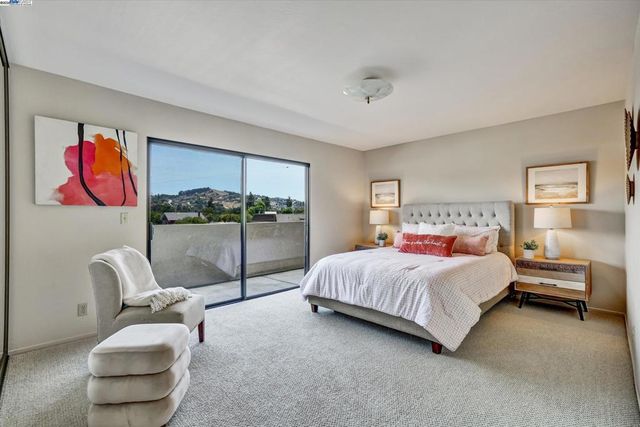 499 Estudillo Ave 302, San Leandro, CA 94577