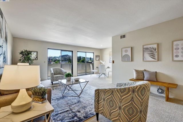 499 Estudillo Ave 302, San Leandro, CA 94577