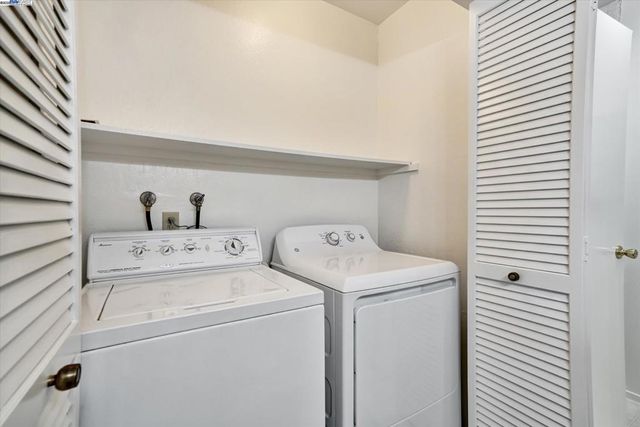 499 Estudillo Ave 302, San Leandro, CA 94577