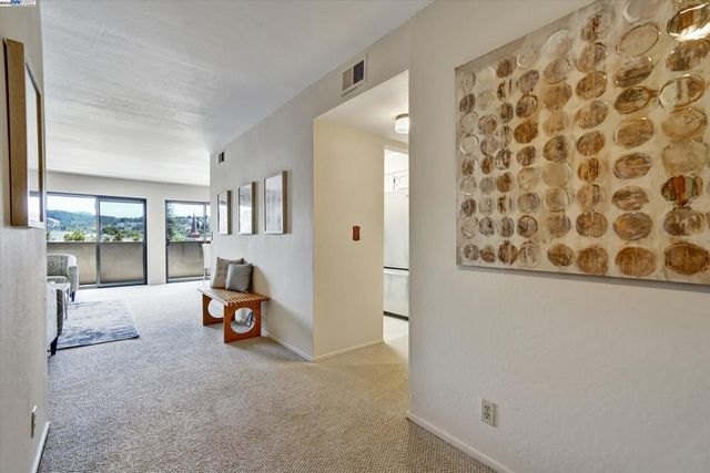 499 Estudillo Ave 302, San Leandro, CA 94577