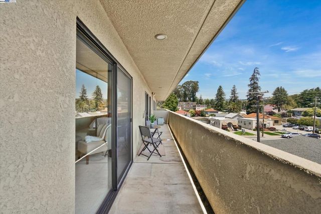 499 Estudillo Ave 302, San Leandro, CA 94577