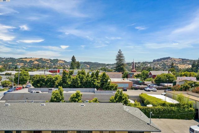 499 Estudillo Ave 302, San Leandro, CA 94577