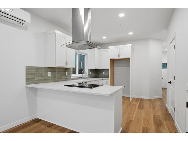 9255 E Burnside St, Portland, OR 97216