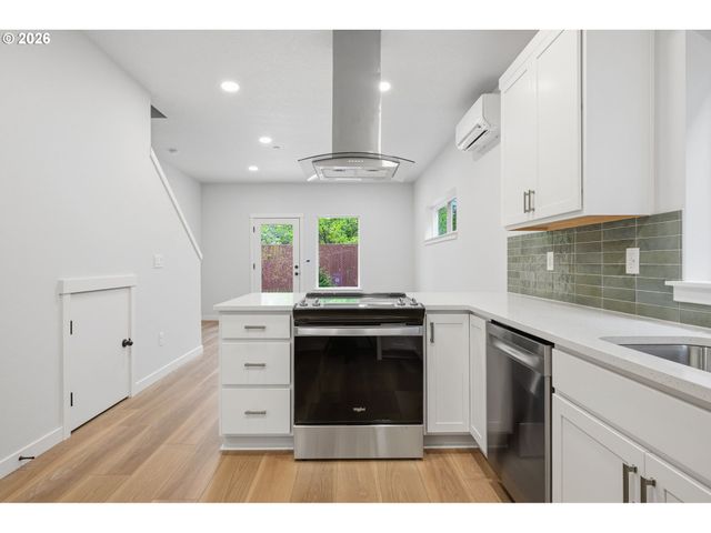 9255 E Burnside St, Portland, OR 97216