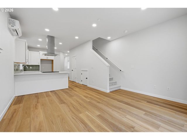 9255 E Burnside St, Portland, OR 97216