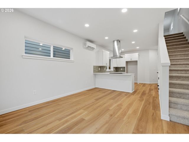 9255 E Burnside St, Portland, OR 97216