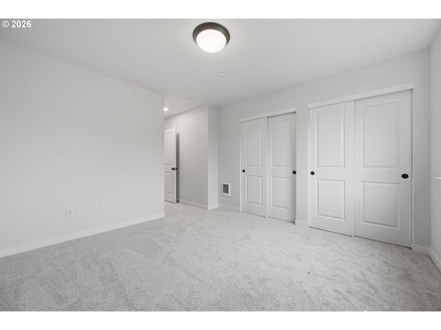 9255 E Burnside St, Portland, OR 97216