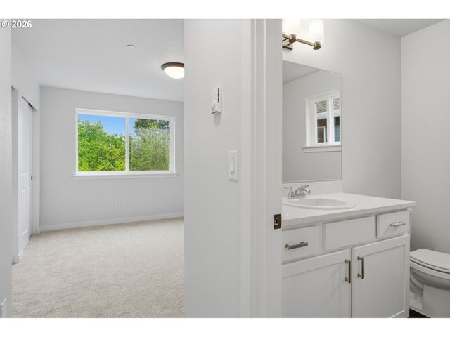 9255 E Burnside St, Portland, OR 97216